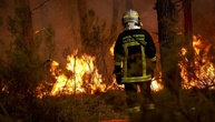 Waldbrandsituation in französischer Gironde in der Nacht