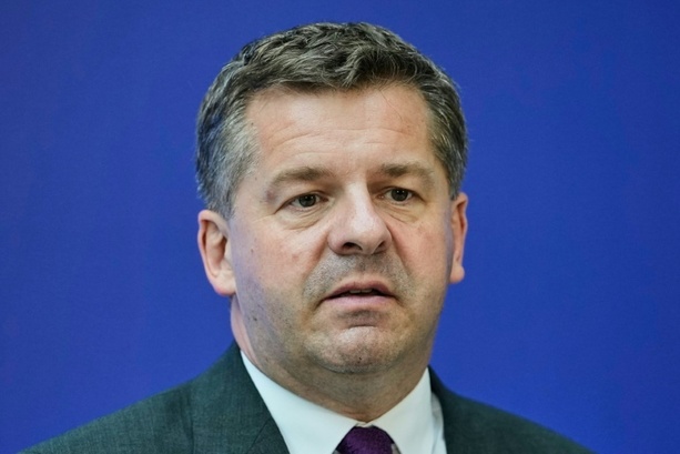 Bild vergr&ouml;&szlig;ern: Sachsen-Anhalts Ministerpräsident Schulze fordert nach CSD-Anschlag härtere Konsequenzen