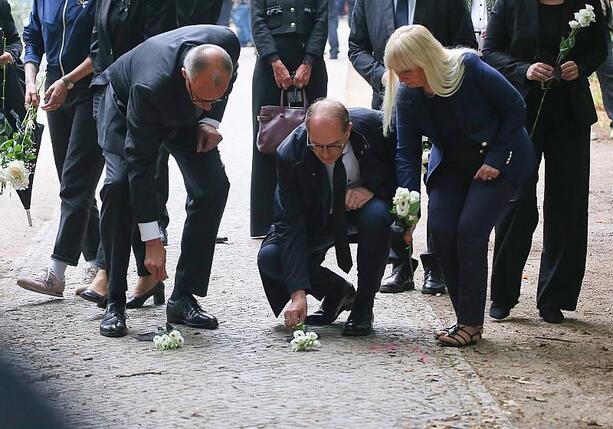 Bild vergr&ouml;&szlig;ern: Dobrindt kündigt Sicherheitspaket nach CSD-Anschlag an
