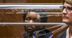 US-Sänger D4vd muss sich wegen Mordvorwurfs vor Gericht verantworten