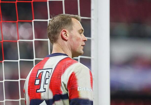 Bild vergr&ouml;&szlig;ern: Manuel Neuer deutet Karriere-Ende an