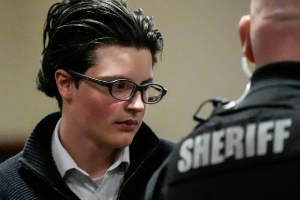 Bild vergr&ouml;&szlig;ern: Lebenslange Haft für 16-Jährigen wegen tödlichen Schusswaffenangriffs in den USA