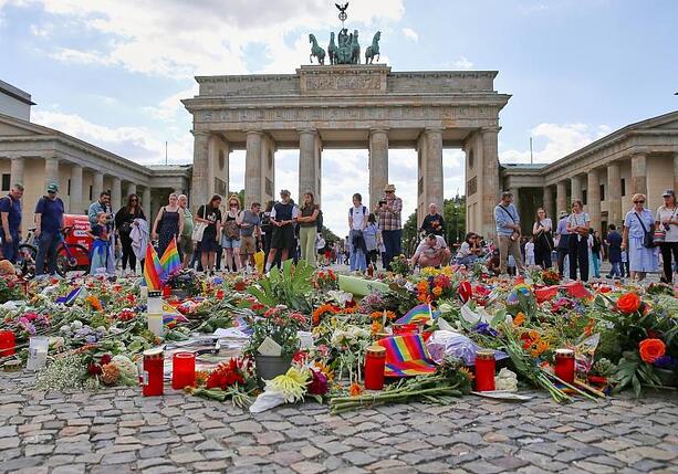Bild vergr&ouml;&szlig;ern: Nach CSD-Anschlag: Grüne wollen mehr Geld für Deradikalisierung