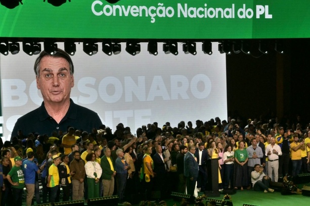 Bild vergr&ouml;&szlig;ern: Brasiliens Justiz untersucht Video mit KI-Bild von Ex-Präsident Bolsonaro