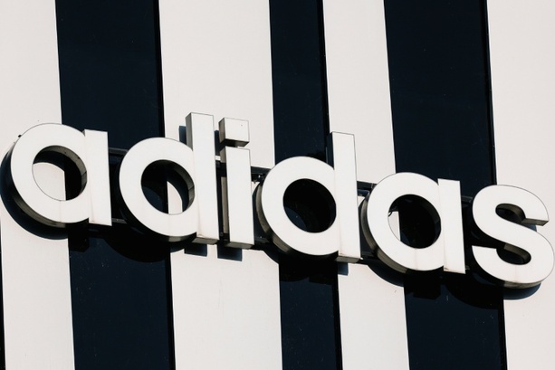 Bild vergr&ouml;&szlig;ern: Adidas steigert Umsatz - doch WM-Werbekampagne schmälert Gewinn