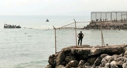 Mehr als 1500 Migranten erreichen spanische Exklave Ceuta - Madrid entsendet Soldaten