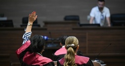 Prozess gegen 21 Serben wegen Massaker im Jahr 1999 im Kosovo eröffnet