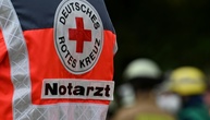 Traktor stürzt in Wassergraben: 39-Jährige stirbt in Niedersachsen