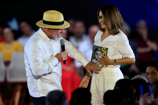 Bild vergr&ouml;&szlig;ern: Lula als Präsidentschaftskandidat für Wahl im Herbst in Brasilien gekürt