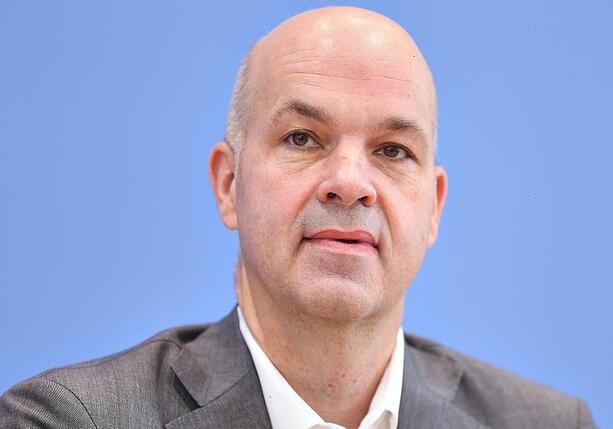 Bild vergr&ouml;&szlig;ern: DIW-Präsident: Abschaffung der Rente mit 63 unverzichtbar
