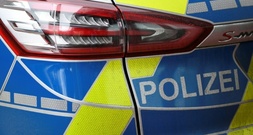 Unter Drogen stehende Nackte greift in Nürnberg Passanten und Polizisten an