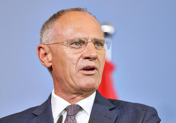 Bild vergr&ouml;&szlig;ern: Österreich drängt auf Asylverfahren außerhalb der EU