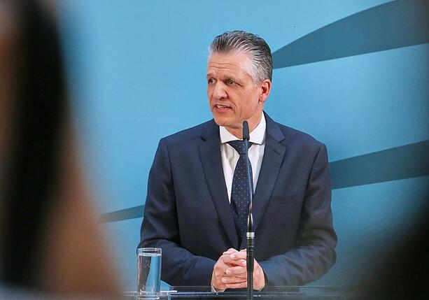 Bild vergr&ouml;&szlig;ern: Frei: Bundesregierung bereitet sich auf neuen Zivildienst vor