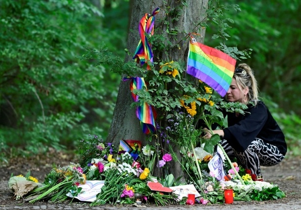Bild vergr&ouml;&szlig;ern: Bundestags-Innenausschuss berät über Konsequenzen aus Berliner CSD-Anschlag