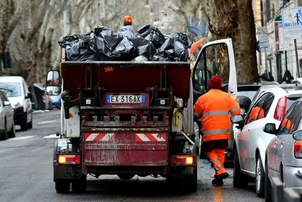 Bild vergr&ouml;&szlig;ern: Italienische Müllabfuhr findet verlorenen Millionen-Lottoschein