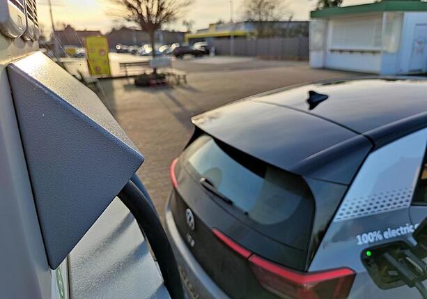 Bild vergr&ouml;&szlig;ern: E-Auto-Zuschuss: Über 100.000 Anträge eingegangen