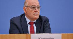 Arbeitgeber kritisieren Debatte um Rente mit 63