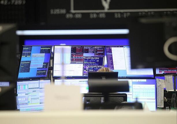 Bild vergr&ouml;&szlig;ern: Dax rutscht auf Vortagesniveau - Anleger werden vorsichtiger