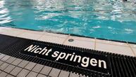 Schwimmmeister mahnen Eltern zu mehr Aufsicht in Bädern