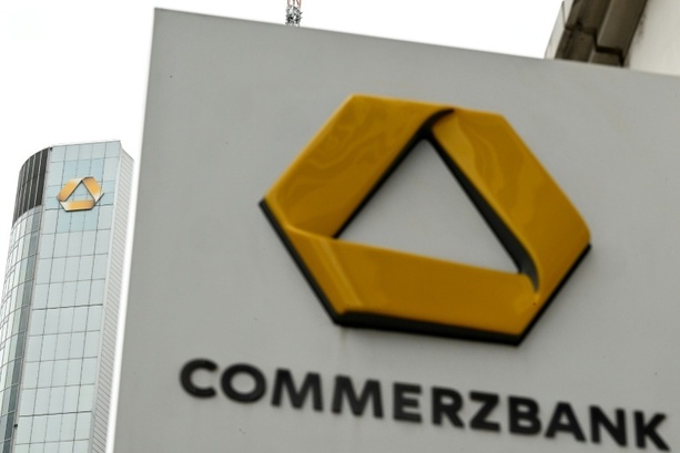 Bild vergr&ouml;&szlig;ern: Übernahmekampf: Commerzbank geht mit Rekordergebnis in Gespräche mit der Unicredit