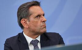 Lies offen für Verschiebung des Klimaziels