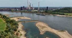 Niedrigwasser: Bilger erwägt Aufhebung von Sonn- und Feiertagsfahrverbot für Lkw
