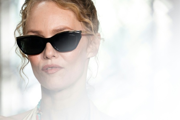 Bild vergr&ouml;&szlig;ern: Französische Sängerin Vanessa Paradis gibt Trennung von Regisseur Benchetrit bekannt