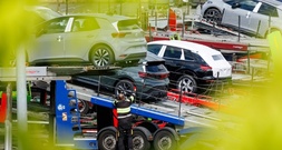 Zuwächse in der Autobranche: Industrieproduktion legt im Juni leicht zu