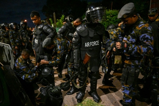Bild vergr&ouml;&szlig;ern: Sri Lanka setzt nach Unruhen in Gefängnis Soldaten ein