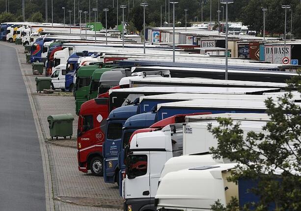 Bild vergr&ouml;&szlig;ern: Saarland setzt Lkw-Sonntagsfahrverbot wegen Niedrigwasser aus