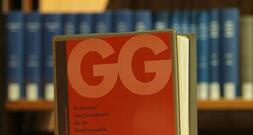 Unionsfraktionschef gegen Grundgesetz-Änderung für queere Rechte