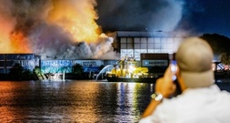 Brand in Recyclinganlage in Rotterdam