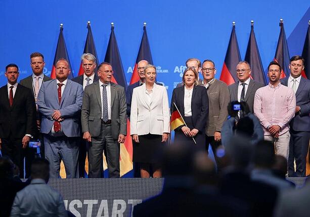 Bild vergr&ouml;&szlig;ern: Insa: AfD bleibt stärkste Kraft - Grüne und BSW verlieren