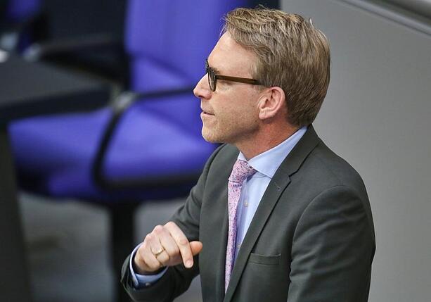 Bild vergr&ouml;&szlig;ern: Henrichmann will Geheimdienste zu Cyber-Präventivschlägen befähigen