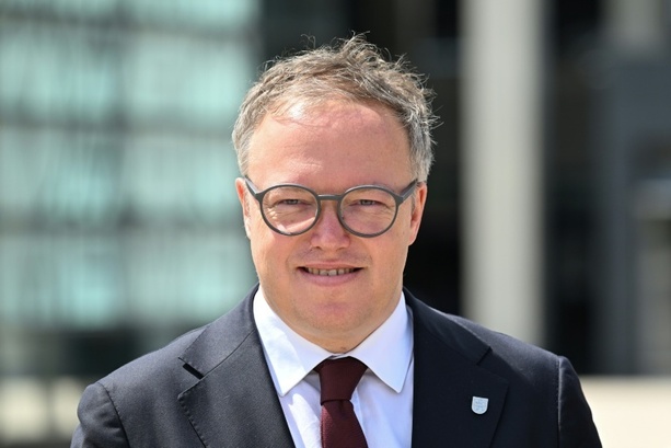 Bild vergr&ouml;&szlig;ern: Vorwürfe gegen Mario Voigt: Hochschule bestätigt Entzug von Doktortitel