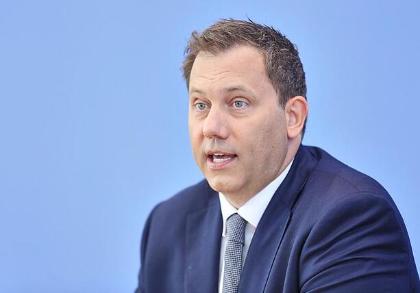 Bild vergr&ouml;&szlig;ern: Klingbeil: Frühstartrente für mehr Chancengleichheit