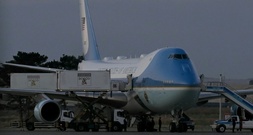Trump bestätigt heimlichen Flugzeugwechsel bei Abflug von Nato-Gipfel in Ankara