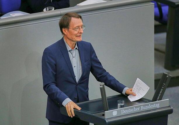 Bild vergr&ouml;&szlig;ern: Lauterbach heizt Rentenstreit weiter an