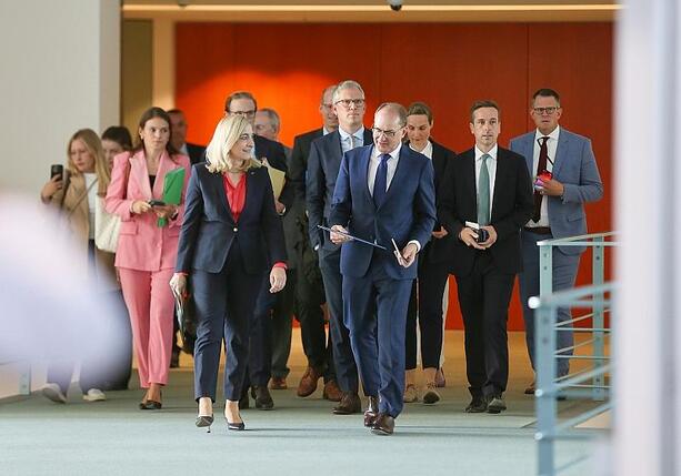 Bild vergr&ouml;&szlig;ern: Kabinett beschließt Geheimdienstreform