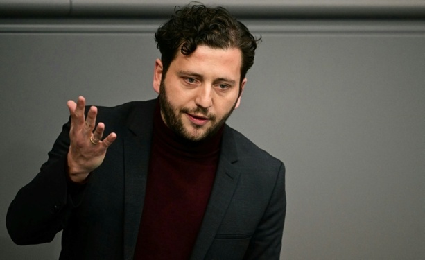 Bild vergr&ouml;&szlig;ern: Banaszak dringt auf gemeinsames Handeln demokratischer Parteien gegen die AfD