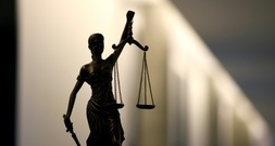 Eigene Tochter mit Rheumamittel vergiftet: Bewährungsstrafen in Sachsen