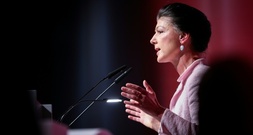 Wagenknecht weist Höckes Angebot zurück - und fordert ihn zu TV-Duell auf