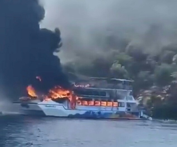 Bild vergr&ouml;&szlig;ern: Elf Verletzte durch Rauchvergiftung bei Brand auf Ausflugsboot in der Türkei
