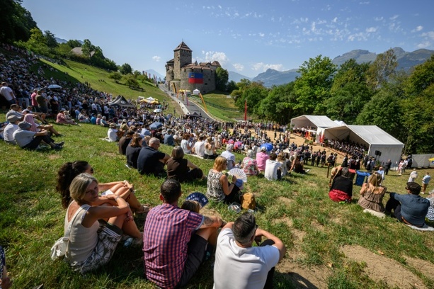 Bild vergr&ouml;&szlig;ern: Liechtenstein ändert seine Thronfolge: Frauen dürfen künftig Fürstin werden