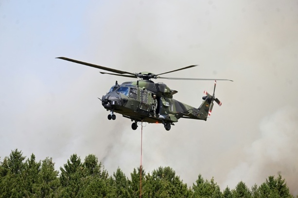 Bild vergr&ouml;&szlig;ern: Menschen in Waldbrandgebiet in der Eifel können nach Evakuierung in ihre Häuser zurückkehren