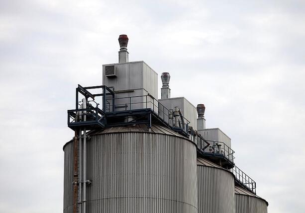 Bild vergr&ouml;&szlig;ern: Niedrigwasser setzt Chemieindustrie unter Druck