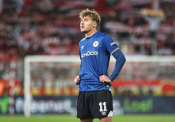 Bild vergr&ouml;&szlig;ern: 2. Bundesliga: Bielefeld siegt souverän gegen Cottbus