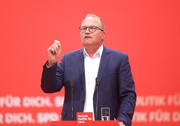 Bild vergr&ouml;&szlig;ern: NRW-SPD-Spitzenkandidat will an Altersteilzeit länger festhalten