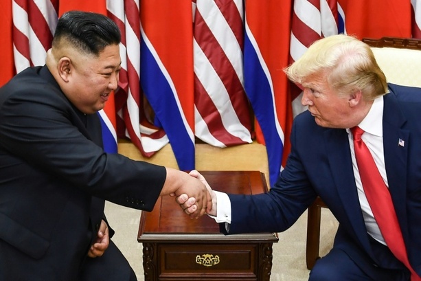 Bild vergr&ouml;&szlig;ern: Trump will Manöver mit Südkorea einschränken - Verweis auf gute Beziehung zu Kim