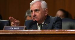 US-Senator der Demokraten verurteilt Trumps Kritik an Manövern mit Südkorea